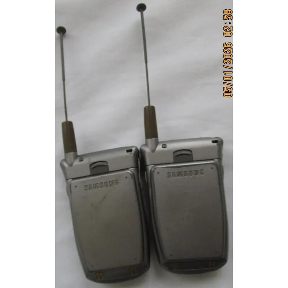 Vintage Sprint flip phones set of 2 silver used Samsung cell phone